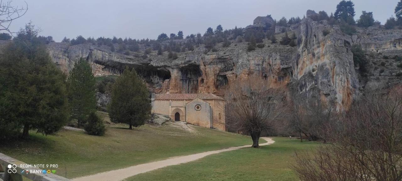 Hostal Rio Duero Molinos de Duero Esterno foto