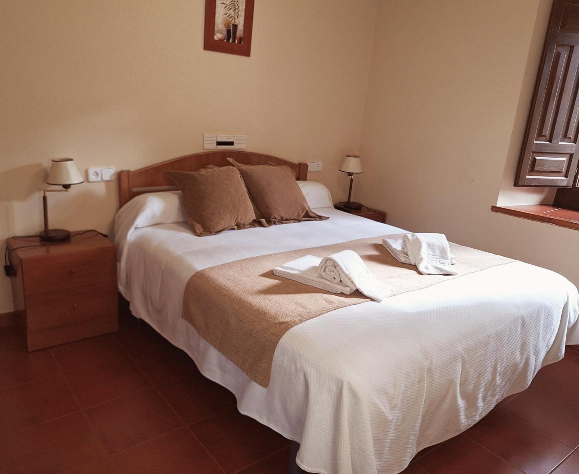 Hostal Rio Duero Molinos de Duero Esterno foto